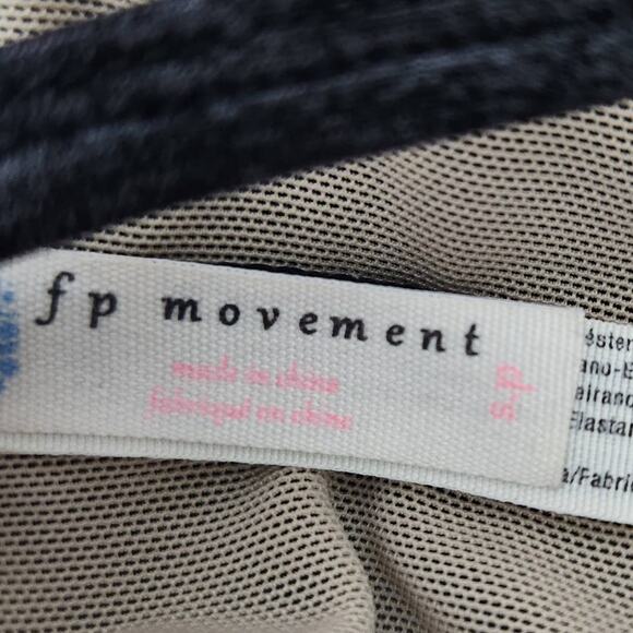 Free People Movement T Back Cut Out Exercise Work Out Crop Tank Top - Picture 2 of 5